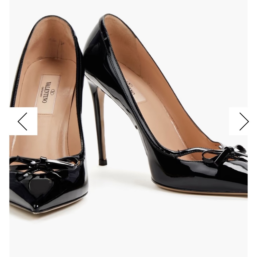 Valentino Garavani Bow Detailed Black Patent Leather Heels - size 35.5
